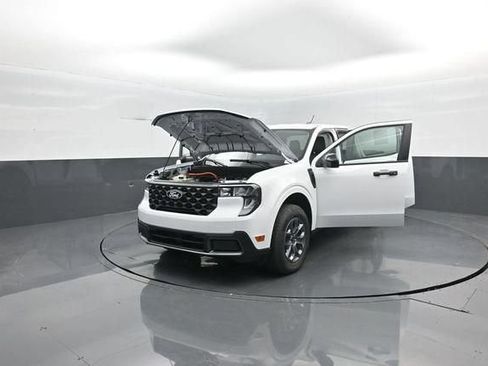 New 2026 Ford Maverick XLT w/ XLT Luxury Package FWD image 21