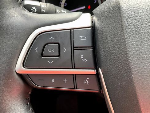 Used 2022 Toyota Highlander Platinum AWD/4WD image 22