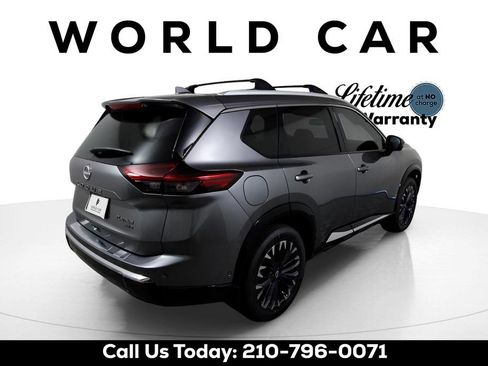 Used 2025 Nissan Rogue Platinum image 7