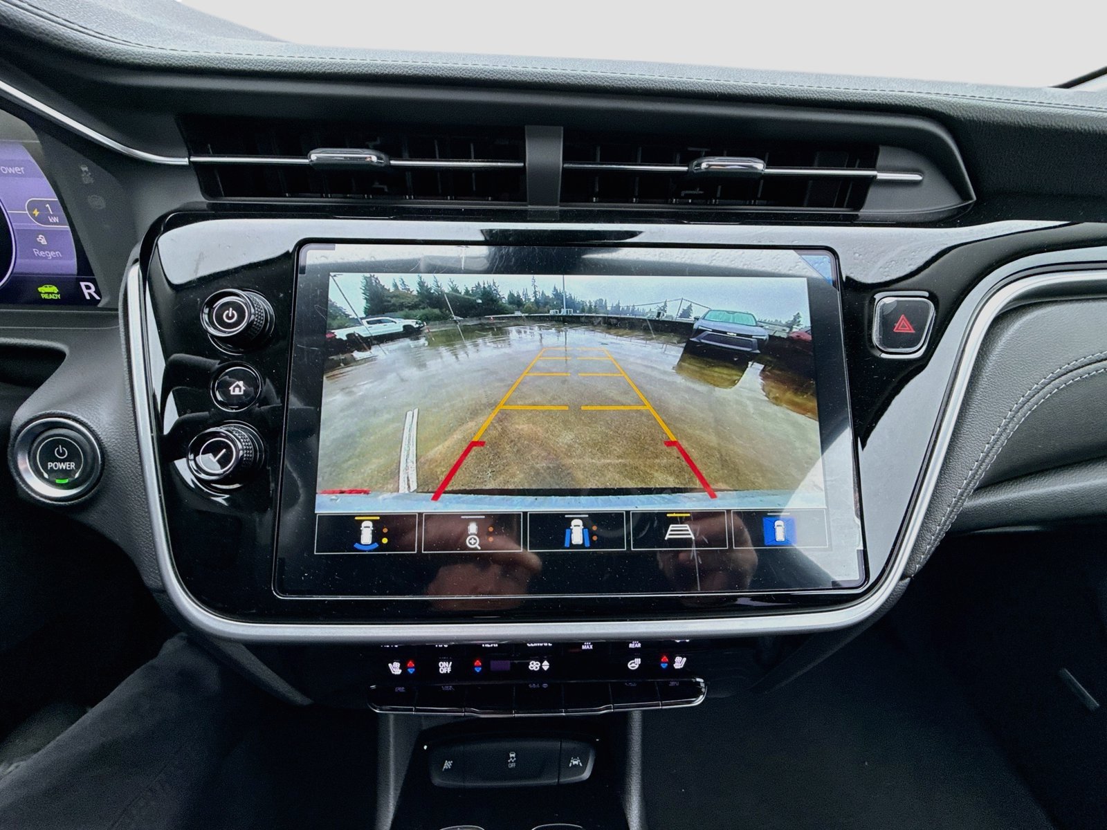 Used 2023 Chevrolet Bolt EUV Premier w/ Sun & Sound Package FWD image 13