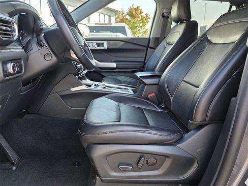 Used 2023 Ford Explorer Limited w/ Equipment Group 301A image 34