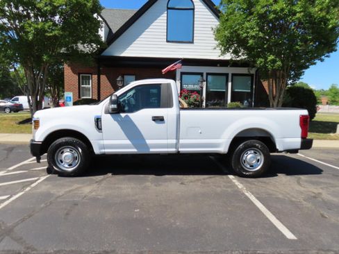 Used 2019 Ford F250 XL w/ Power Equipment Group RWD image 3