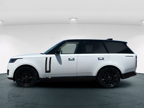 Used 2024 Land Rover Range Rover SE AWD/4WD image 4