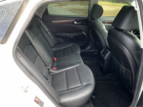 Used 2019 Kia Cadenza Technology image 24