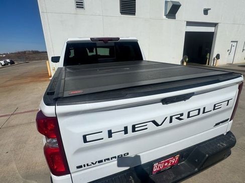 Used 2024 Chevrolet Silverado 1500 ZR2 w/ Technology Package image 6