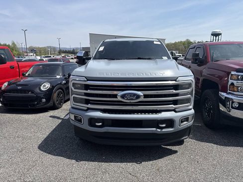 Used 2024 Ford F250 Limited w/ FX4 Off-Road Package image 5