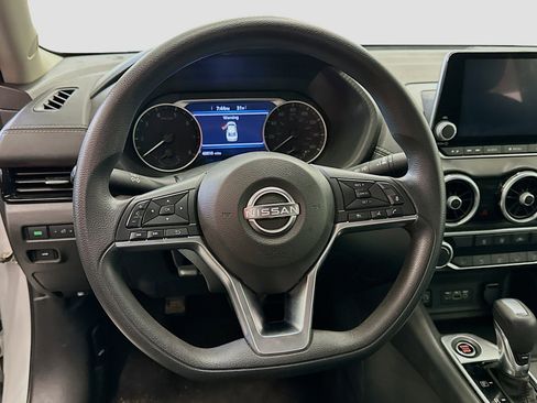 Used 2024 Nissan Sentra SV image 18