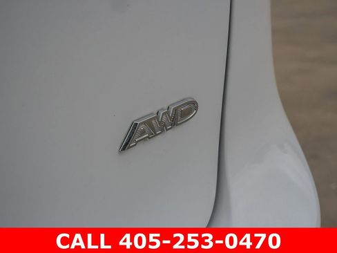 Used 2024 Chrysler Pacifica Touring-L AWD/4WD image 10
