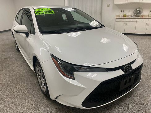 Used 2023 Toyota Camry LE image 3