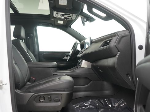 Used 2021 Chevrolet Tahoe LT w/ LT Signature Package AWD/4WD image 12