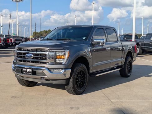 Used 2023 Ford F150 Lariat w/ Trailer Tow Package image 9