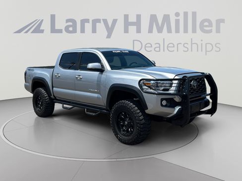 Used 2021 Toyota Tacoma TRD Off-Road w/ Technology Package AWD/4WD image 7