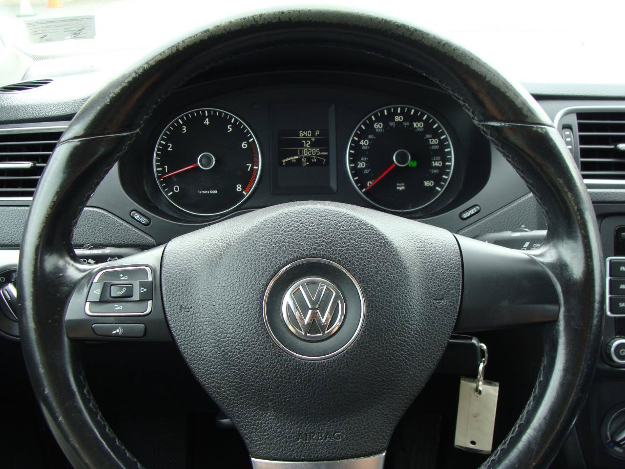Used 2013 Volkswagen Jetta SE FWD image 14