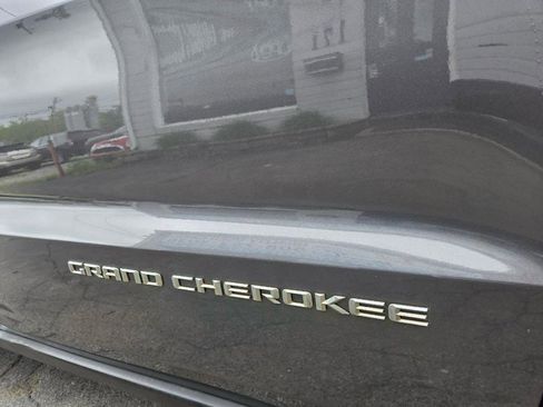 Used 2014 Jeep Grand Cherokee Laredo w/ 18" Wheel & 8.4" Radio Group AWD/4WD image 26