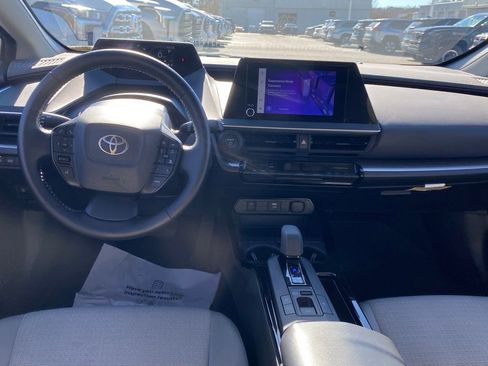 Used 2024 Toyota Prius LE image 9