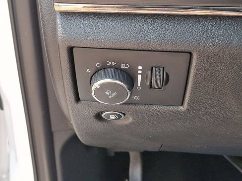 Used 2019 Jeep Grand Cherokee Limited X AWD/4WD image 23