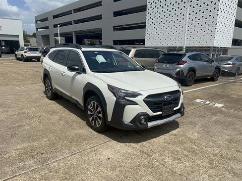 Used 2023 Subaru Outback Limited image 3