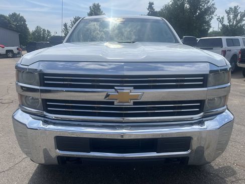 Used 2015 Chevrolet Silverado 2500 W/T AWD/4WD image 3