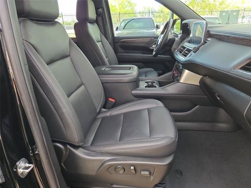 Used 2024 Chevrolet Tahoe Z71 w/ Luxury Package AWD/4WD image 28