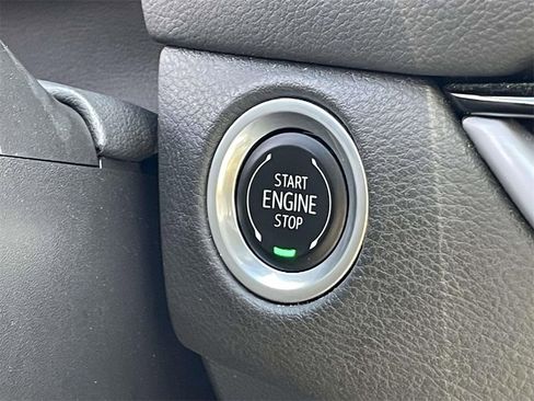 Used 2024 Cadillac XT4 Premium Luxury image 29