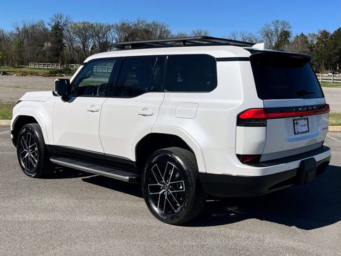 Used 2025 Lexus GX 550 Premium+ w/ Accessory Package (2T) image 4