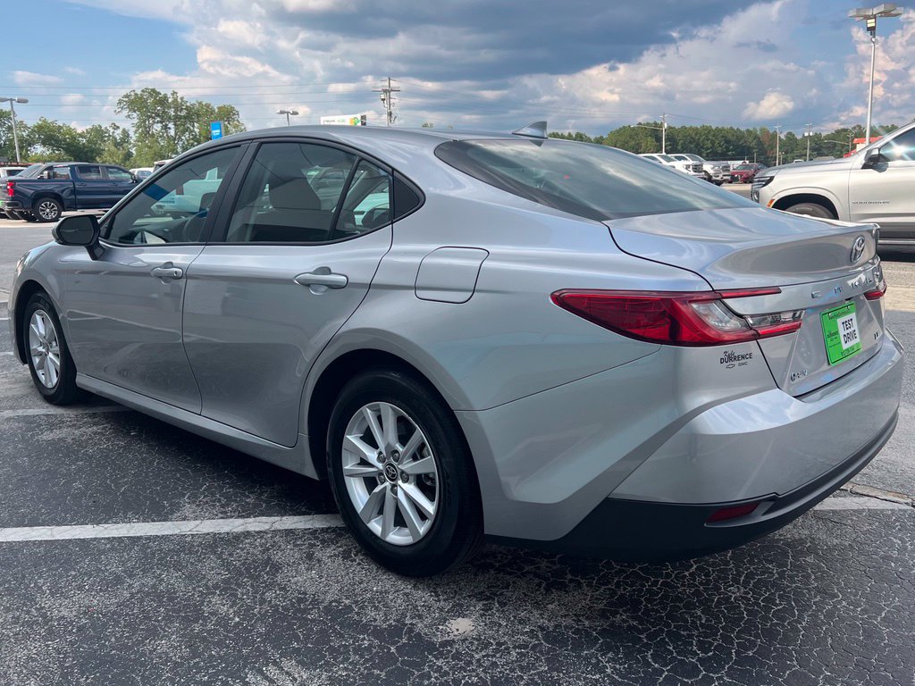 Used 2025 Toyota Camry LE FWD image 21