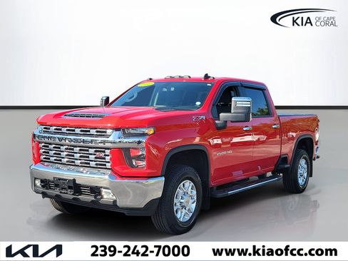 Used 2022 Chevrolet Silverado 2500 LT w/ Convenience Package AWD/4WD image 3