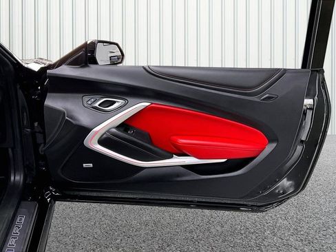 Used 2018 Chevrolet Camaro SS RWD image 28