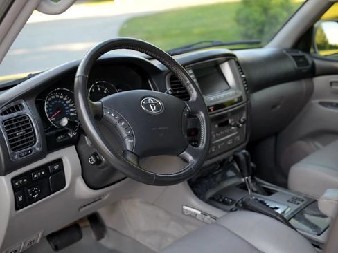 Used 2007 Toyota Land Cruiser AWD/4WD image 57