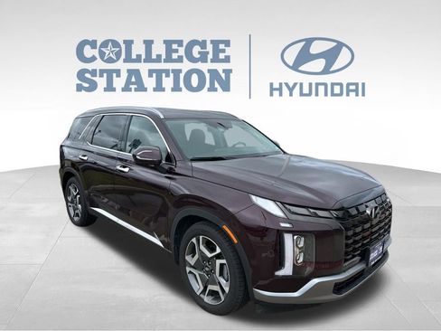Used 2023 Hyundai Palisade Limited image 3