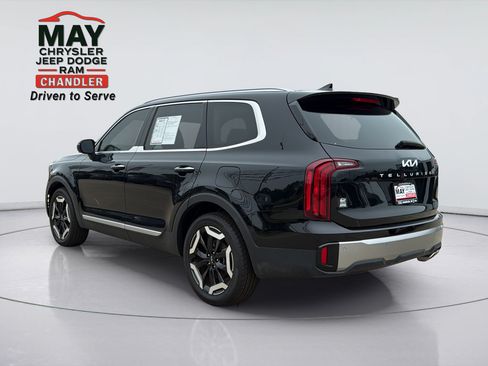 Used 2025 Kia Telluride S FWD image 5