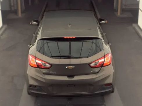 Used 2017 Chevrolet Cruze Premier FWD image 4