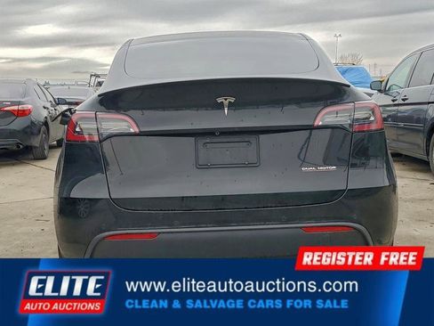 Used 2021 Tesla Model Y Performance image 12