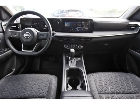 Certified 2025 Nissan Kicks SV FWD image 11