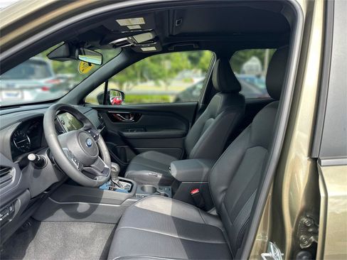 Used 2025 Subaru Forester Limited image 9