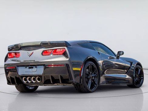 Used 2017 Chevrolet Corvette Stingray Coupe w/ 1LT RWD image 2