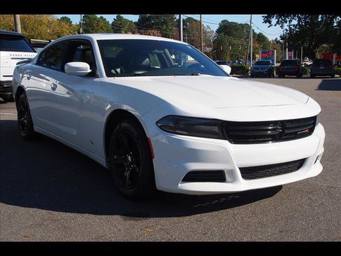 Used 2021 Dodge Charger SXT w/ Leather Interior Group image 7
