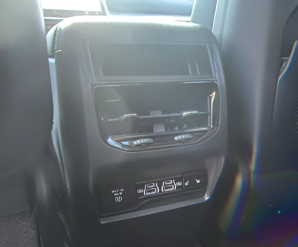 Used 2023 Jeep Grand Cherokee Limited AWD/4WD image 23