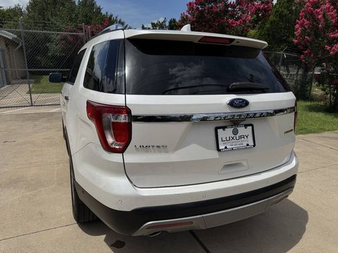 Used 2016 Ford Explorer Limited w/ Equipment Group 301A FWD image 11