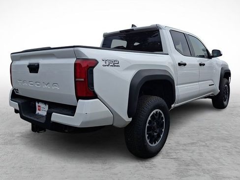 Certified 2024 Toyota Tacoma TRD Off-Road image 6