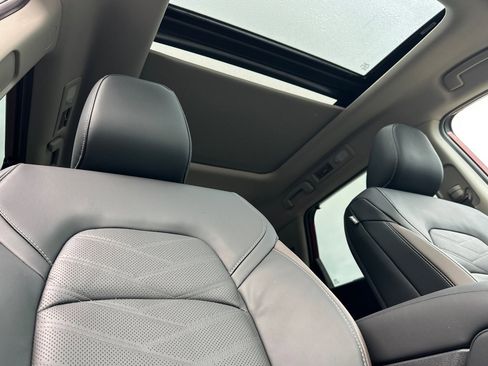 New 2025 Nissan Pathfinder Platinum w/ Black Appearance Package image 21