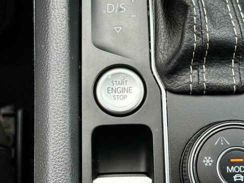 Used 2023 Volkswagen Atlas Cross Sport SEL Premium R-Line AWD/4WD image 33