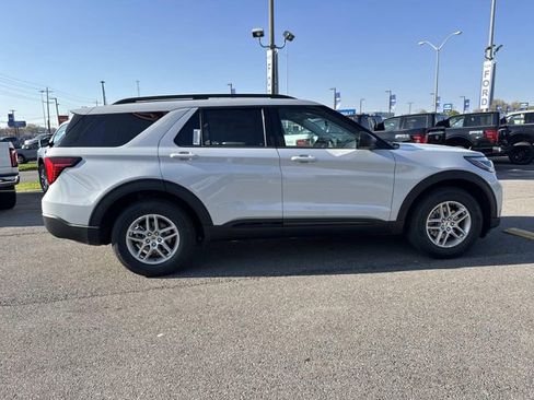 New 2026 Ford Explorer Active w/ Active Comfort Package image 4