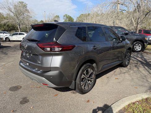 Used 2023 Nissan Rogue SV image 6