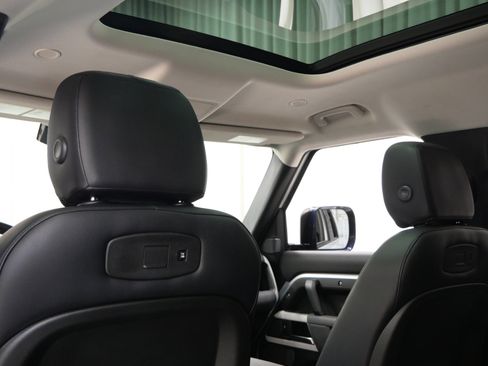 Used 2020 Land Rover Defender 110 First Edition image 26