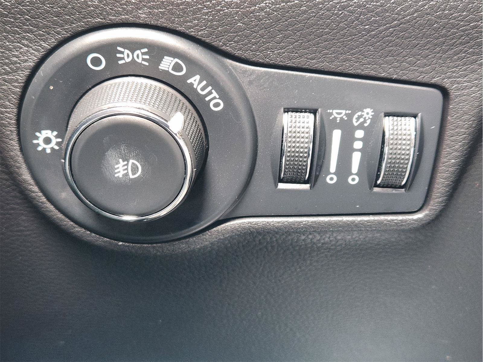 Used 2023 Jeep Compass Latitude AWD/4WD image 21