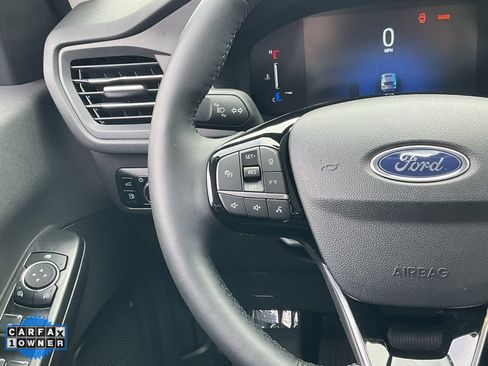 Used 2025 Ford Escape SE image 39