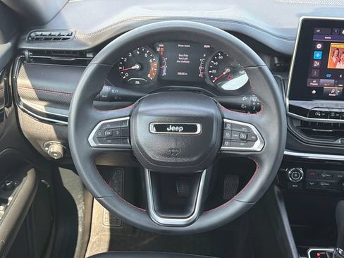 Used 2025 Jeep Compass Trailhawk AWD/4WD image 24