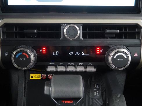 Used 2025 Toyota Tacoma TRD Off-Road image 24