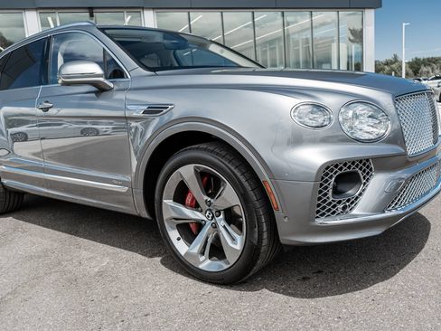 Certified 2023 Bentley Bentayga AWD/4WD image 19